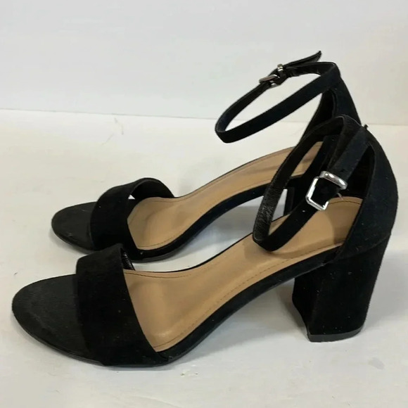 C & M Black Open Toe Ankle Strap Sandals - Picture 4 of 8